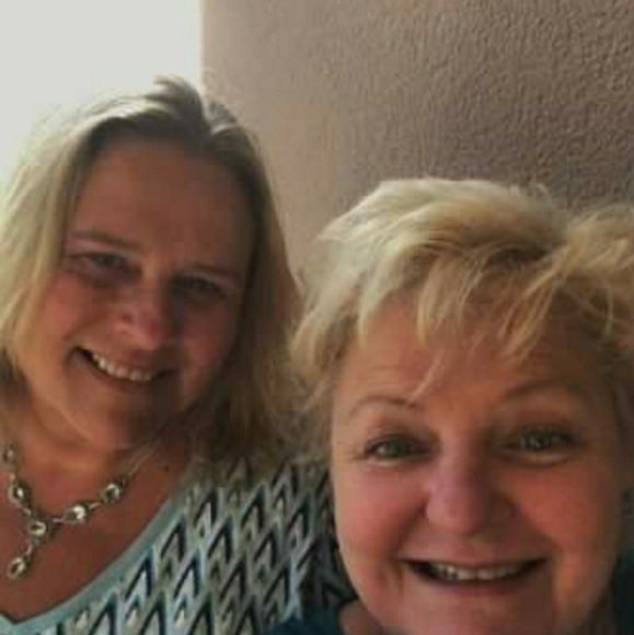 Meet your Posher, Debra - Picture 1 of 1